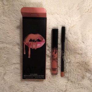 Kylie Cosmetic lip kit. Shade: Apricot